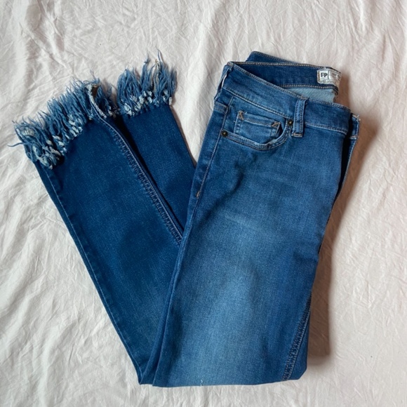 free people great heights frayed skinny jeans - Picture 7 of 7